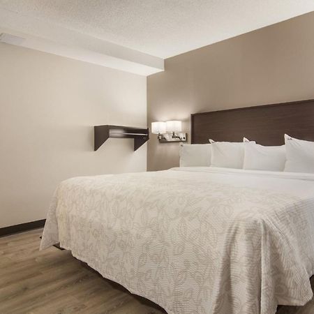 Red Roof Inn Plus & Suites Érié Extérieur photo